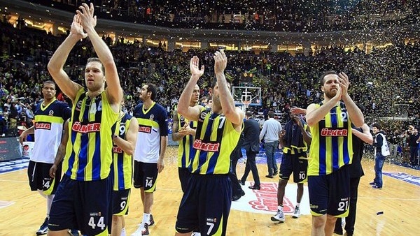 Fenerbahçe Ülker'in deplasmanda bileği bükülmüyor