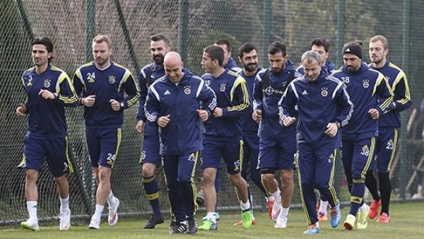 Fenerbahçe'de ara vermeden çalıştı