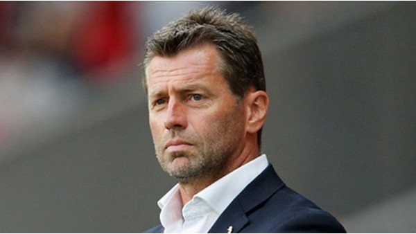 Eskişehirspor'da Skibbe tamam