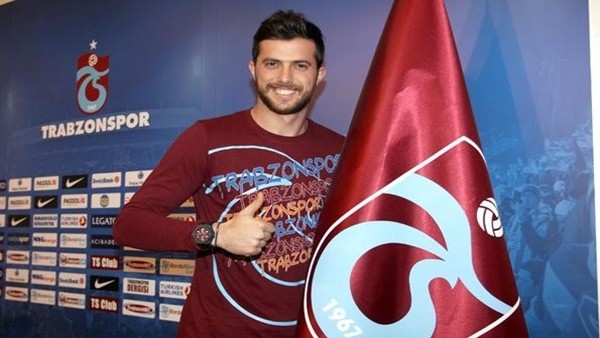 Trabzonspor Uğur Demirok ile imzaladı!