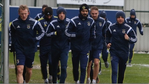 Fenerbahçe, Antalya'da ilk antrenmanını yaptı