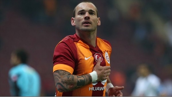 Sneijder atıyor, Galatasaray galip geliyor
