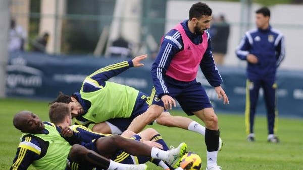 Fenerbahçe'de Webo ve Mehmet Topal sevinci