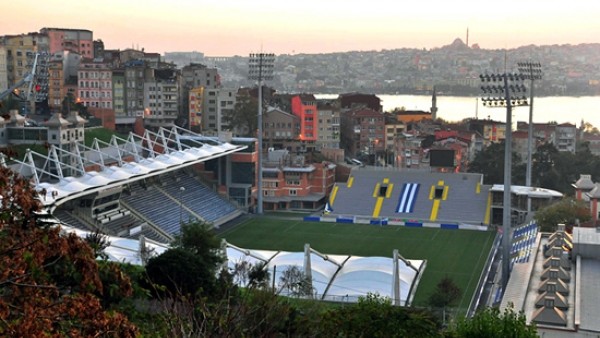Kasımpaşa evinde yıkılmıyor