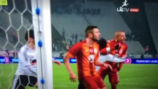 Melo, Veli'ye dirsek mi attı? İşte o anlar...
