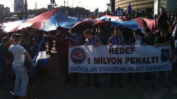 Trabzonspor taraftarı TFF binasına yürüdü