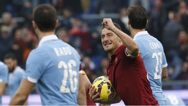 Roma ve Lazio'ya tribün kapatma cezası