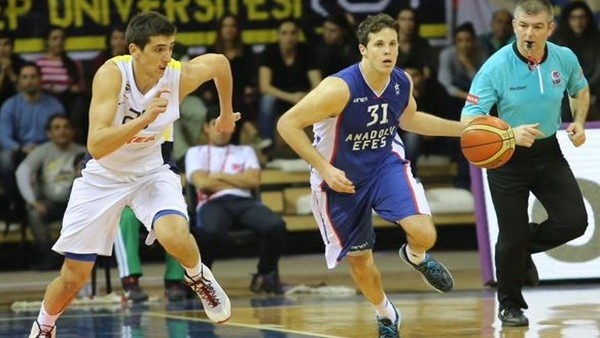 Anadolu Efes, Fenerbahçe'yi finalde yendi