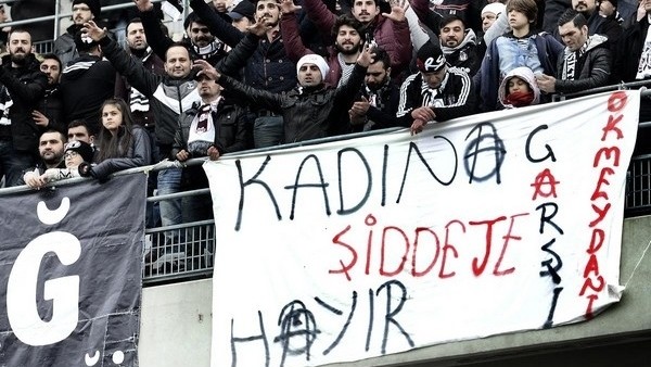  Beşiktaş tribünlerinde büyük protesto