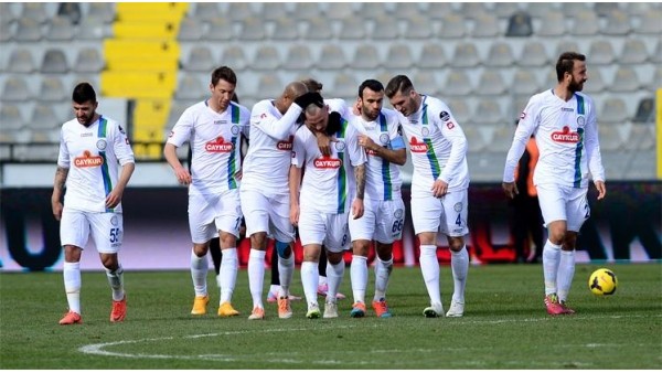 3 kırmızı kartın çıktığı maçta gülen Çaykur Rizespor