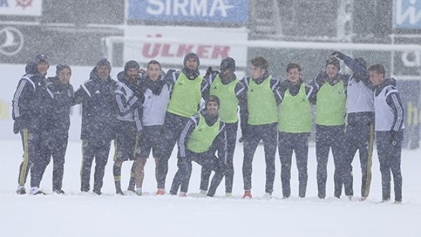 Fenerbahçe'de neşeli antrenman