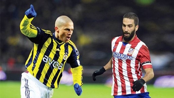 Alex de Souza ve Arda Turan, Beşiktaş'ı tebrik etti