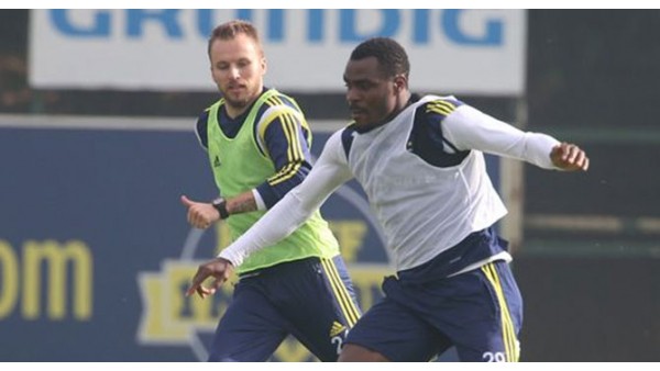 Fenerbahçe'de Emenike-Kadlec gerginliği!