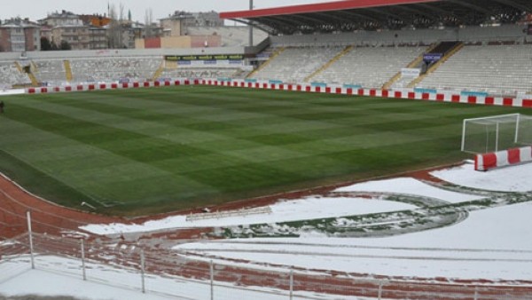 Sivasspor-Galatasaray maçı -14 derecede oynanacak