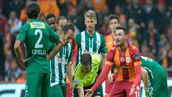 Galatasaray 18 yıllık tarihi rekora engel oldu!
