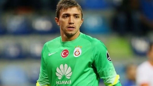 Fernando Muslera başarılı performansını taçlandırmak istiyor