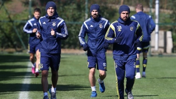 Fenerbahçe ara vermeden çalıştı