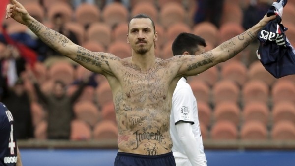 İbrahimovic dövmelerini sildirdi