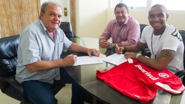 Anderson resmen Internacional'de