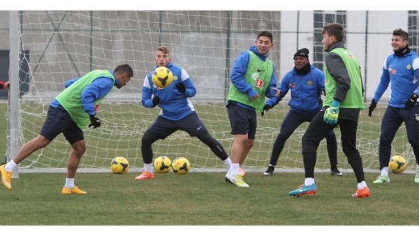 Eskişehirspor 3 eksikle çalıştı