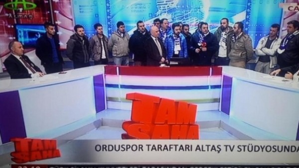 Taraftarlar stüdyoyu bastı!