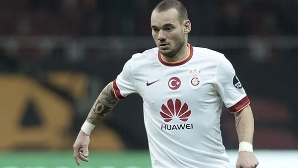 Bursa maçında gözler Sneijder'de