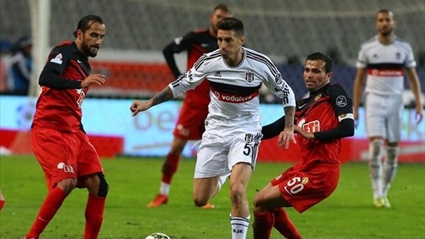 Beşiktaş liderlik koltuğunu geri alabilecek mi?