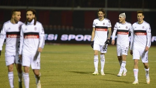 Kartal deplasmanda yara aldı!