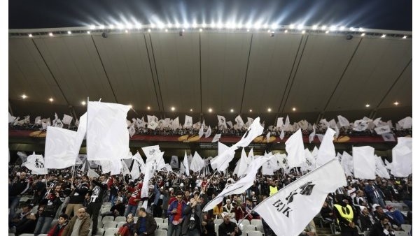 Beşiktaş-Liverpool maçını 63 bin 122 biletli seyirci izliyor