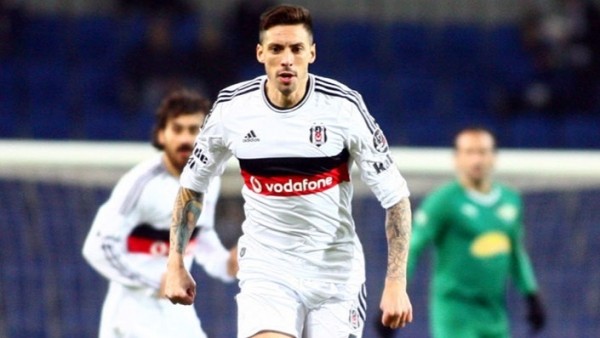 Jose Sosa: 'Şampiyon olmak istiyoruz'