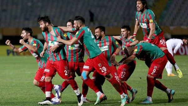 Karşıyaka, savunmacıları ile güldü