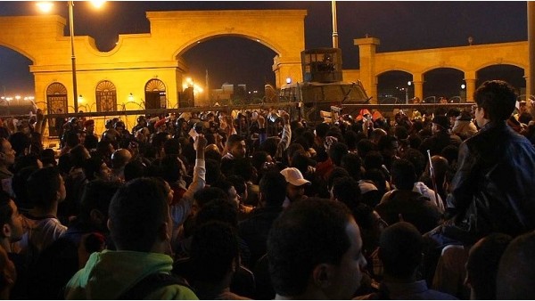 Mısır'da futbola zorunlu ara
