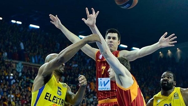 Galatasaray uzatmalarda yıkıldı!