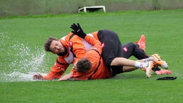 Adanaspor, yağmur altında çalıştı