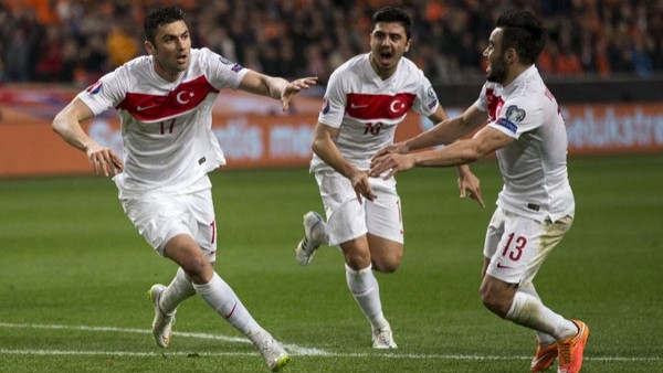 Milli maç bitti, transferi gündeme geldi!