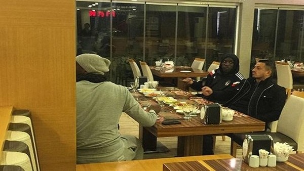 Derbi dönercide devam etti! Sow ve Demba Ba..