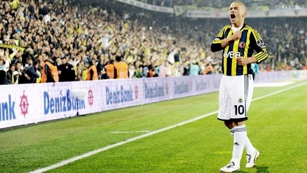 Alex'in jübilesinde oynayacak eski Fenerbahçeli isimler