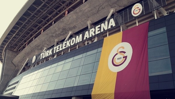 Aslan, Arena'da 