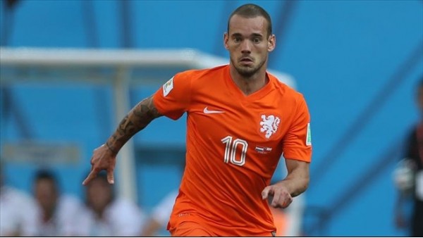 Berna Laçin, Sneijder'in gol sevincini eleştirdi