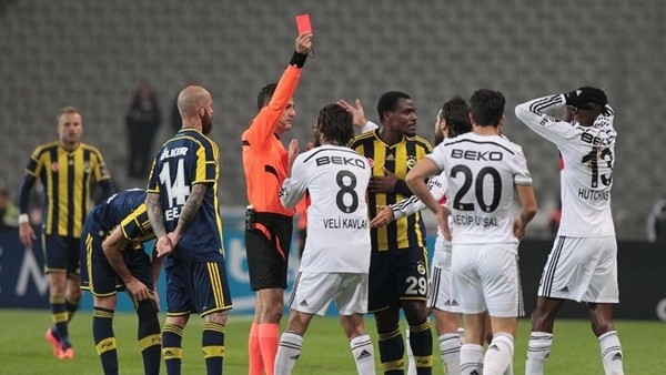 Fenerbahçe derbileri Beşiktaş'a zarar veriyor
