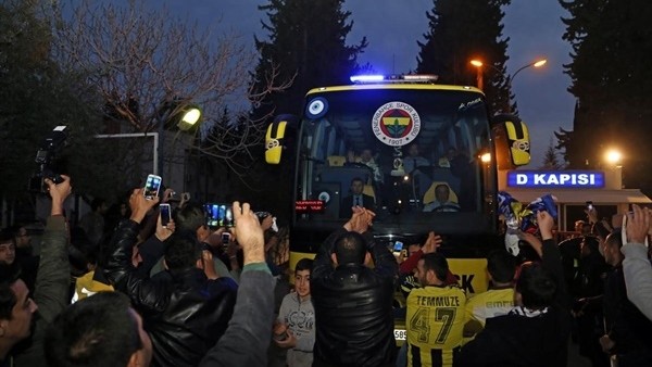 Fenerbahçe kafilesi Adana'ya gitti