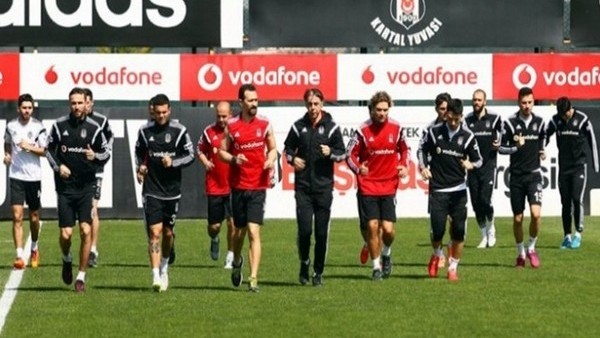 Beşiktaş, eksik kadroyla hazırlıklarını sürdürüyor