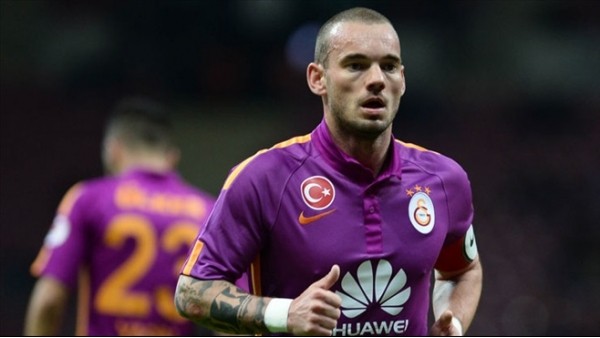 Sneijder tarihe geçmenin peşinde