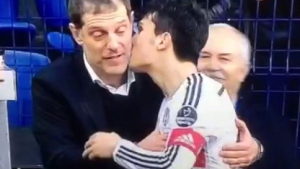 Bilic golden sonra Necip'ten öpücük istedi