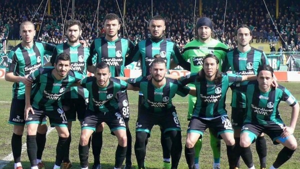 Sakaryaspor taraftarları tesisleri bastı