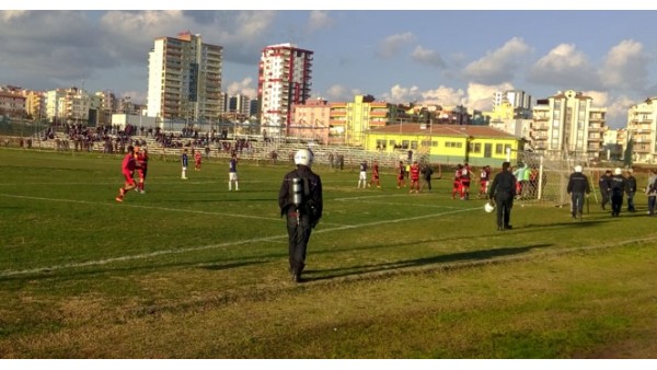 Futbolcular hakemi dövdü, 5 isim gözaltına alındı