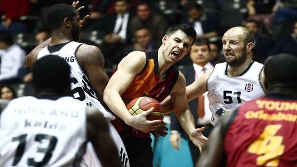 Galatasaray, Beşiktaş'ı 65-64 yendi