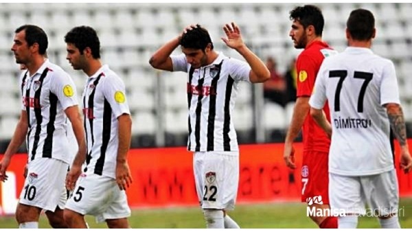 Manisaspor yine son dakikalarda yıkıldı