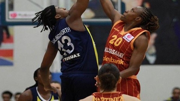 Fenerbahçe, Galatasaray'ı devirdi!