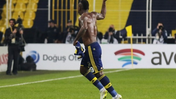 Fenerbahçe'den Emenike açıklaması!